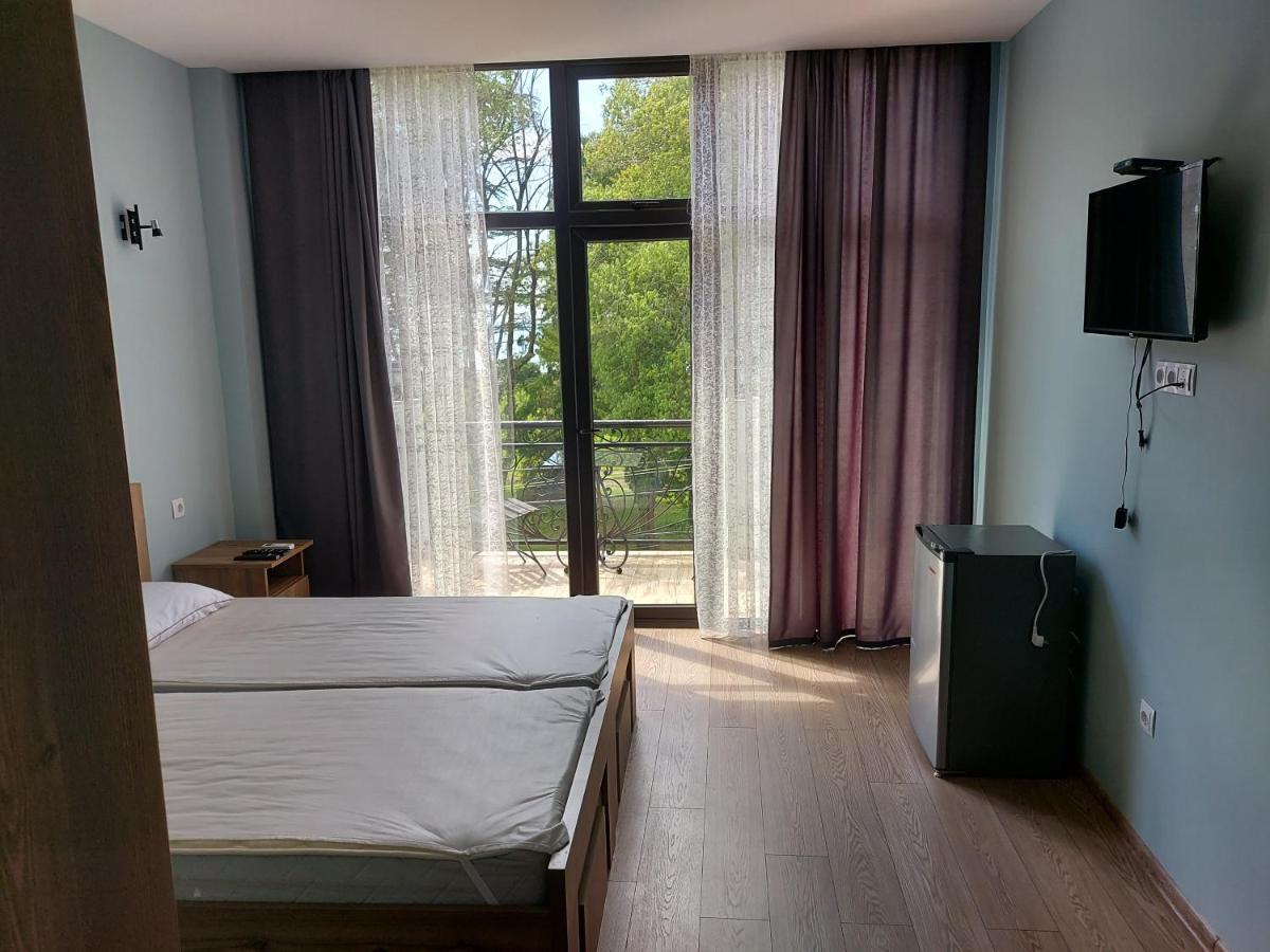 French Hotel Kobuleti Esterno foto